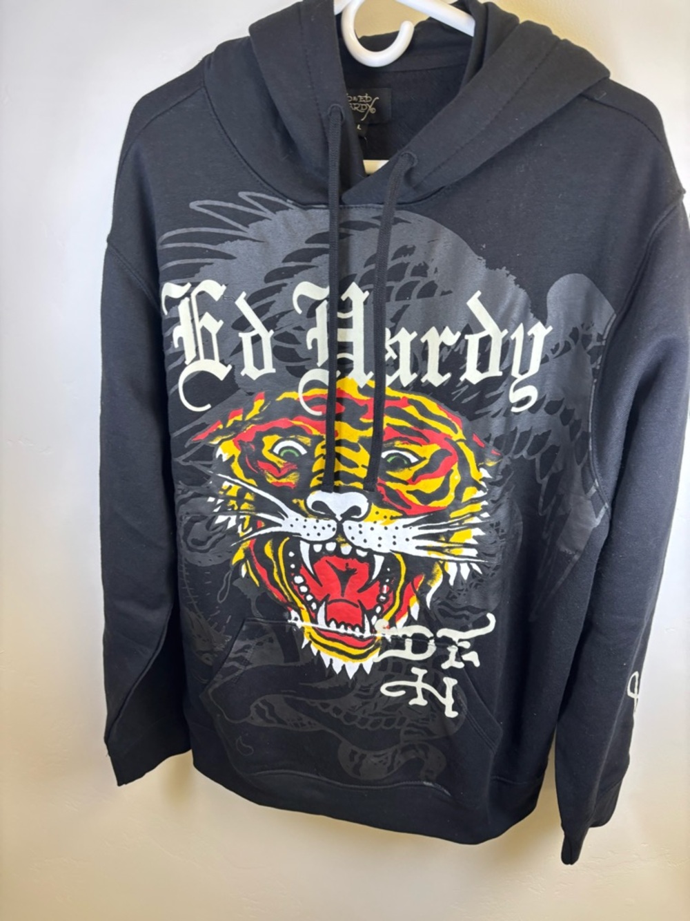 ED HARDY HOODIE STREETWEAR  MEN LARGE  BLACK WITH  ED HARDY DESIGNS  TIGER